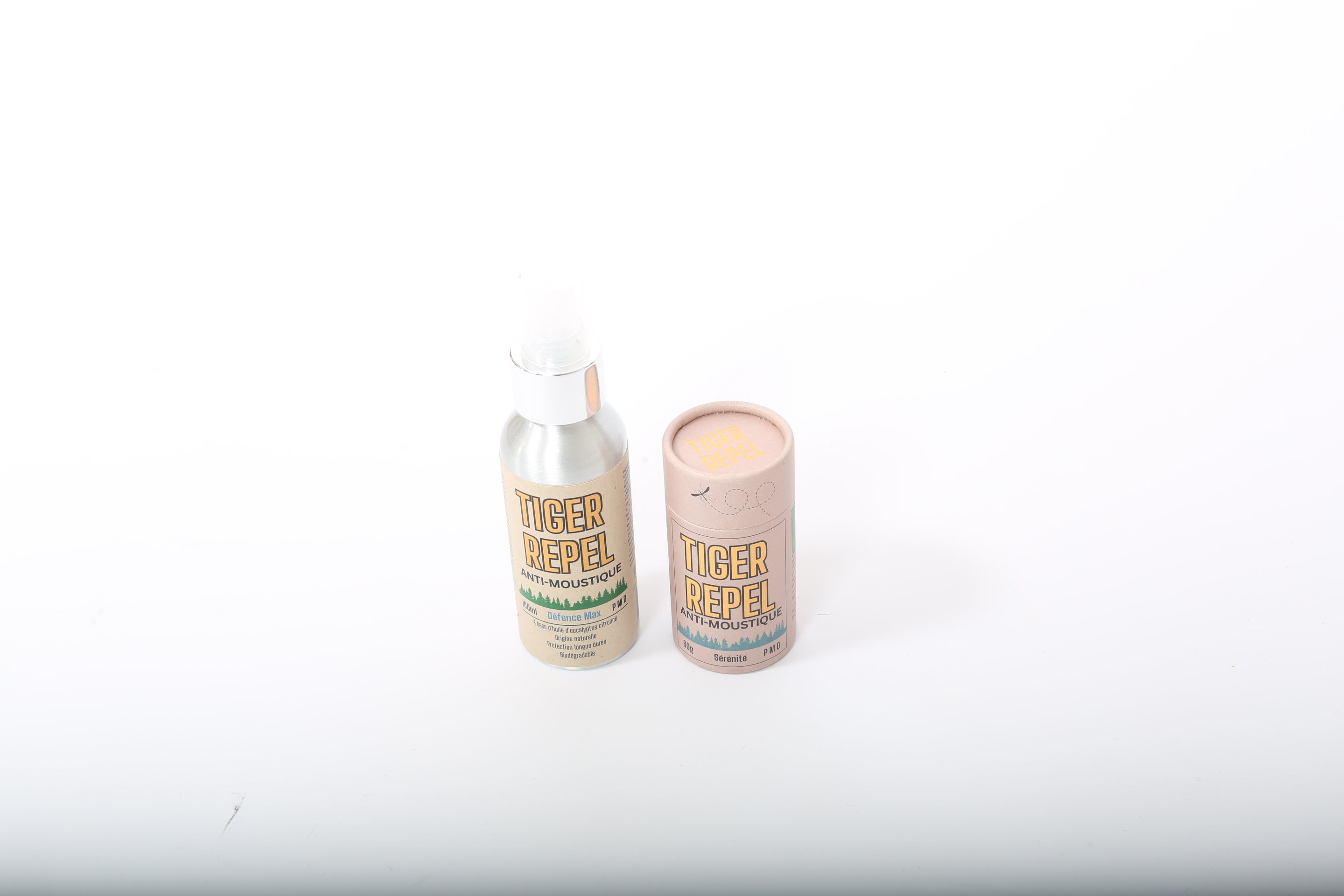 Le spray anti-moustique Defence Max et le baume solide Tiger Repel, deux solutions naturelles à base de Citriodiol et d’huiles essentielles pour une protection longue durée contre les moustiques, y compris le moustique tigre. Produits biodégradables et respectueux de la peau.
