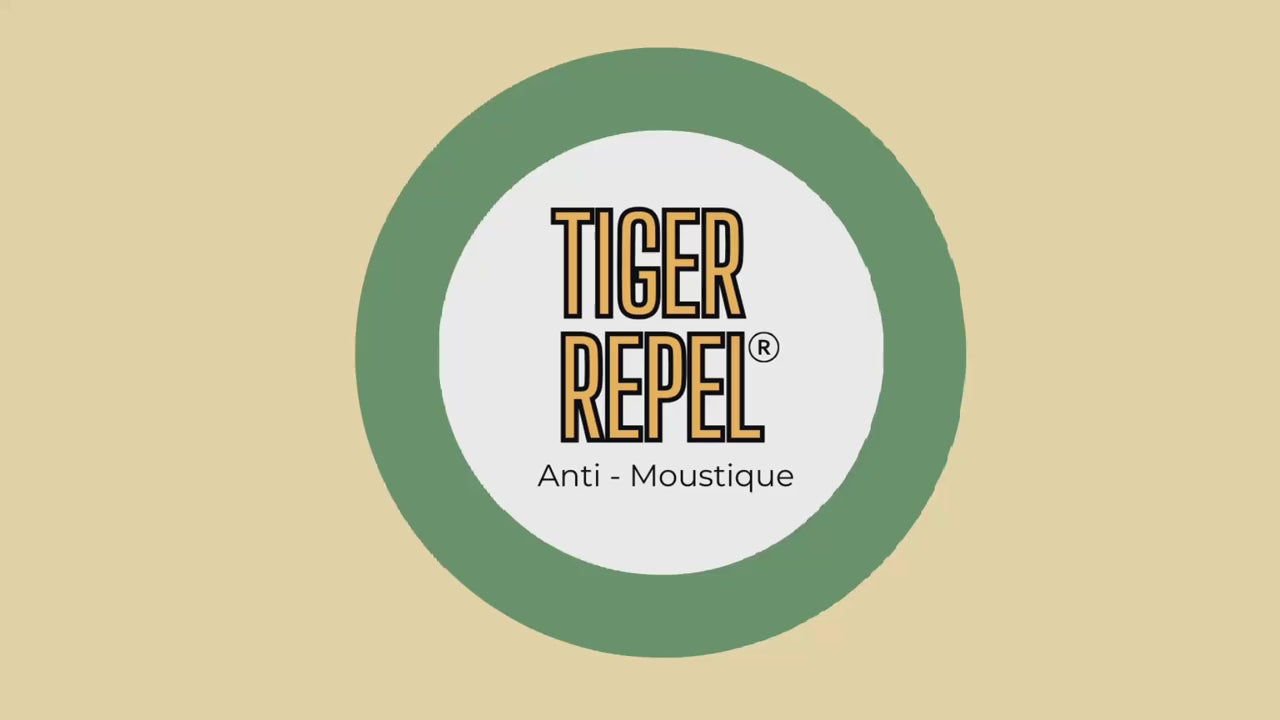 Charger la vidéo : Démonstration de l'application du stick anti-moustique Sérénité sur le bras.